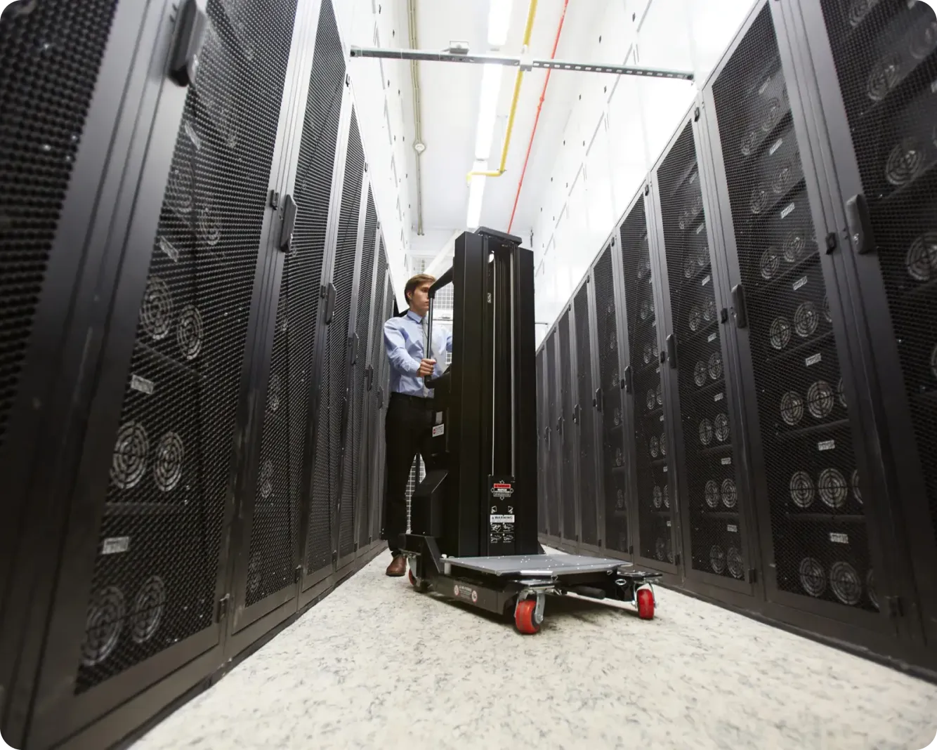 Data center relocation team